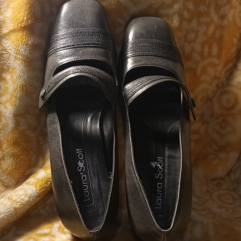 Laura Scott dress shoes